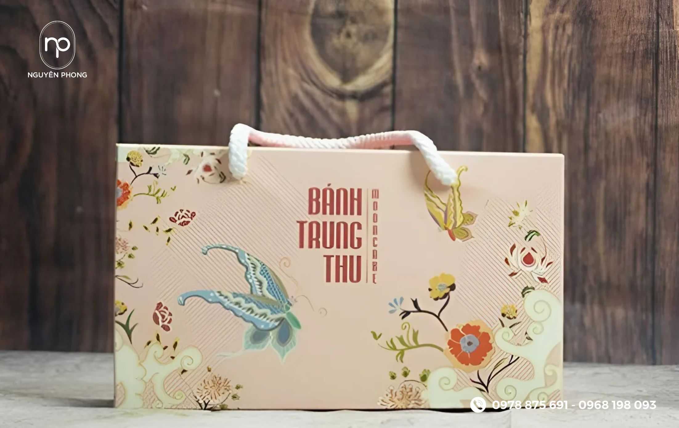 Bố cục trên hộp bánh trung thu